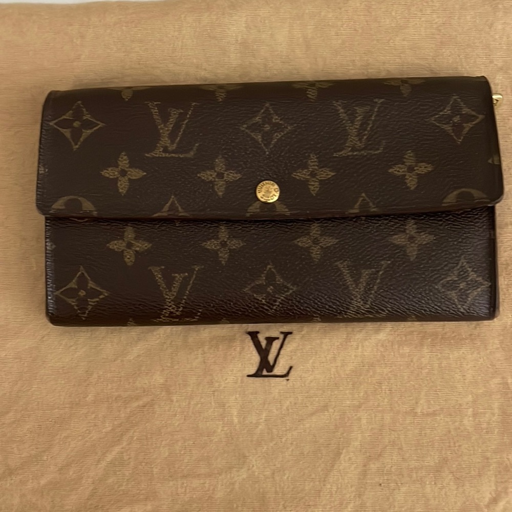 Louis Vuitton Vintage Sarah wallet